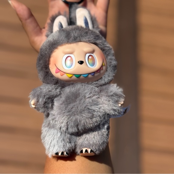 POP MART The Monsters Big Into Energy Labubu ID SECRET - Picture 2 of 15